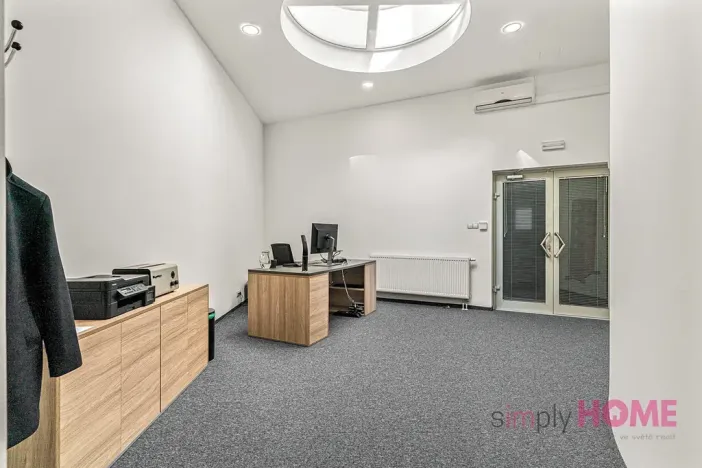 Prodej obchodního prostoru, Praha - Nové Město, Biskupský dvůr, 212 m2