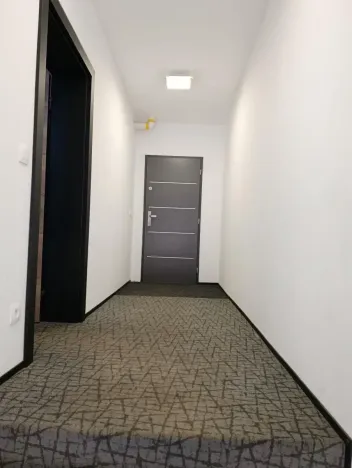 Pronájem kanceláře, Praha - Březiněves, Na hlavní, 478 m2