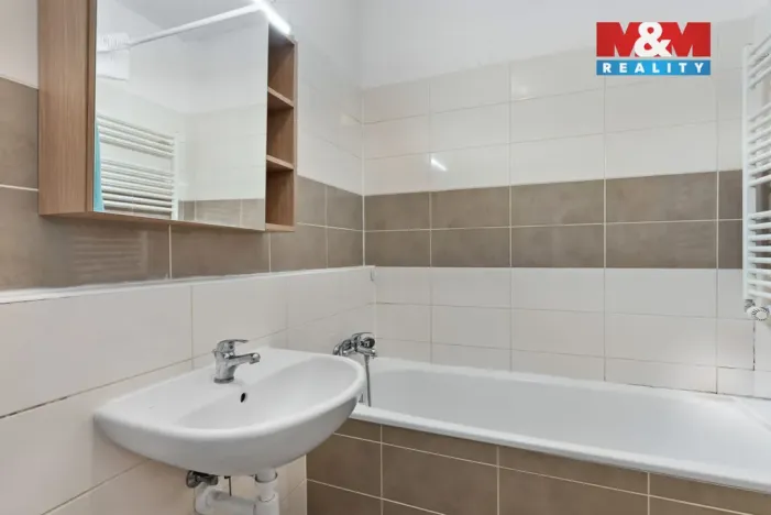 Prodej bytu 2+kk, Liberec - Liberec VI-Rochlice, Nádvorní, 48 m2