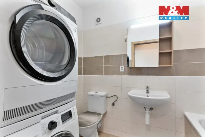 Prodej bytu 2+kk, Liberec - Liberec VI-Rochlice, Nádvorní, 48 m2