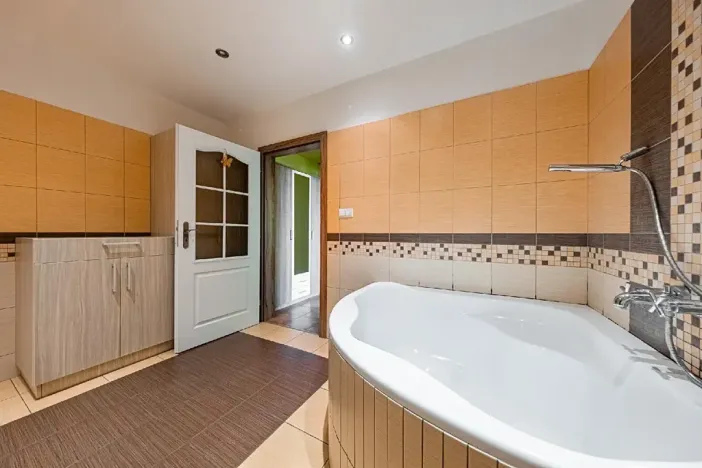 Prodej bytu 2+1, Pardubice, Palackého třída, 71 m2