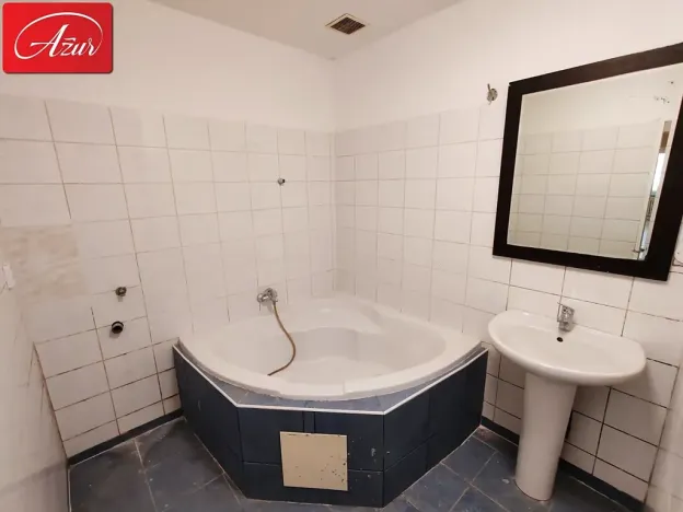 Pronájem bytu 3+1, Teplice, U Hadích lázní, 107 m2