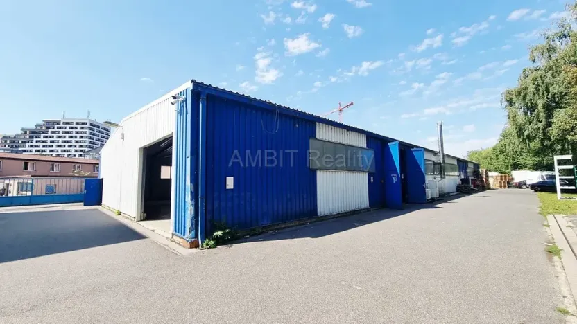 Pronájem výrobních prostor, Praha, Poděbradská, 250 m2