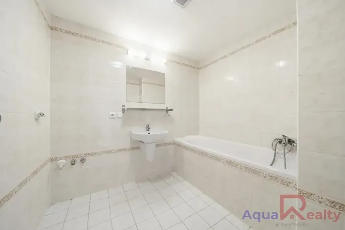 Prodej bytu 3+kk, Karlovy Vary, Okružní, 84 m2