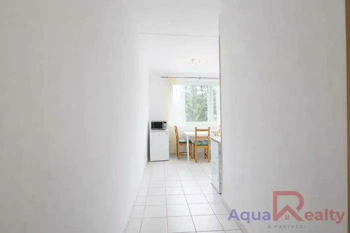 Pronájem bytu 1+1, Karlovy Vary, Jana Opletala, 43 m2