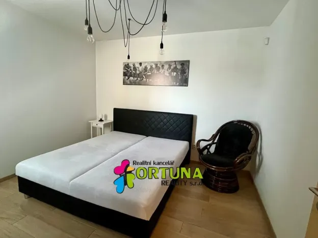 Pronájem bytu 2+1, Včelná, 60 m2