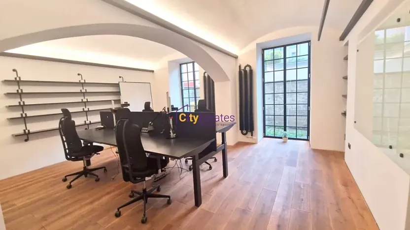 Prodej bytu 1+1, Praha - Smíchov, Janáčkovo nábřeží, 50 m2