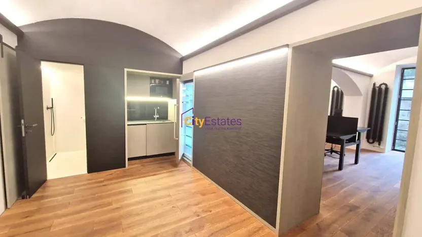 Prodej kanceláře, Praha - Smíchov, Janáčkovo nábřeží, 85 m2