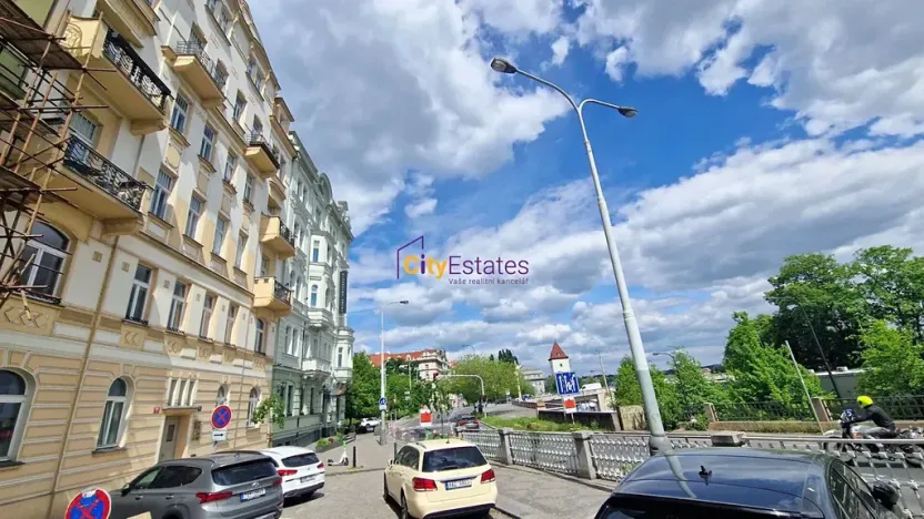 Prodej kanceláře, Praha - Smíchov, Janáčkovo nábřeží, 135 m2