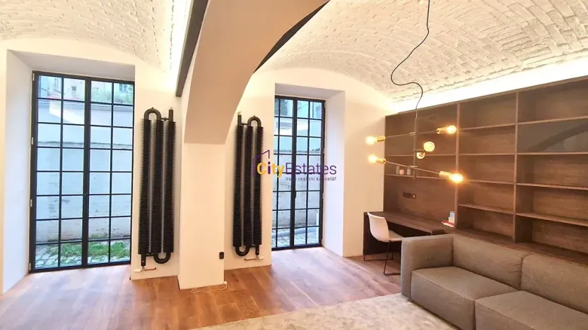 Prodej kanceláře, Praha - Smíchov, Janáčkovo nábřeží, 135 m2