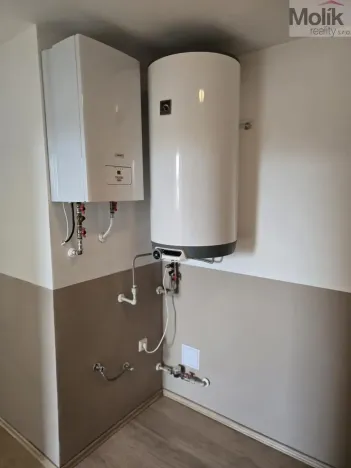 Pronájem bytu 3+1, Lom, nám. Republiky, 103 m2