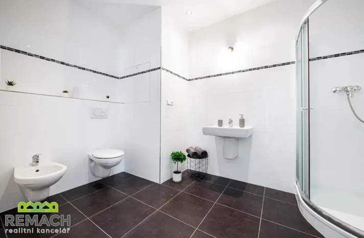 Pronájem bytu 2+kk, Uherské Hradiště, Obchodní, 77 m2