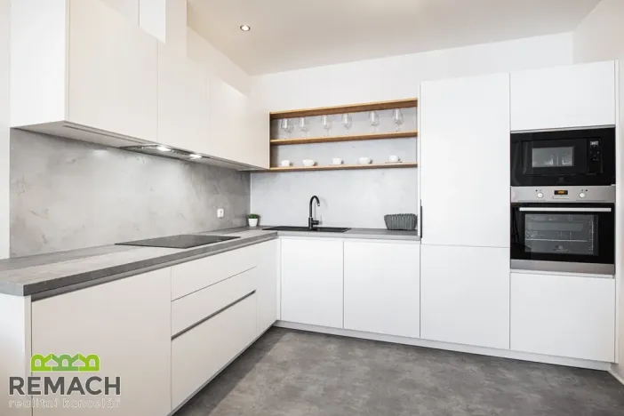 Pronájem bytu 2+kk, Uherské Hradiště, Obchodní, 77 m2