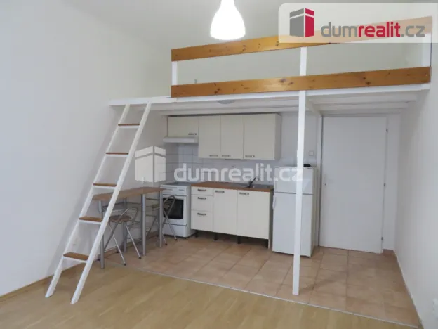 Pronájem bytu 1+kk, Praha - Bubeneč, náměstí Interbrigády, 32 m2