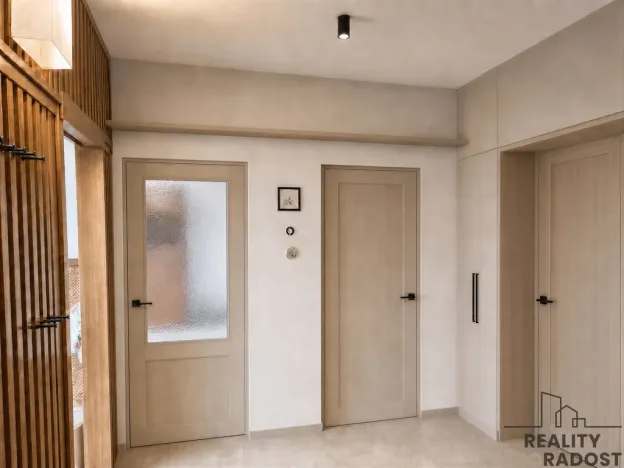 Prodej bytu 4+1, Hustopeče, U Větrolamu, 88 m2