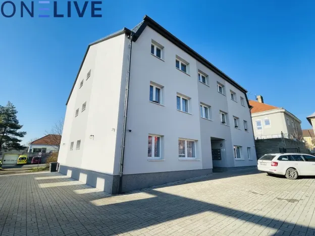 Pronájem bytu 2+kk, Radnice, Na Potocích, 49 m2