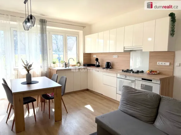 Pronájem bytu 3+kk, Zlín, Věžové domy, 62 m2