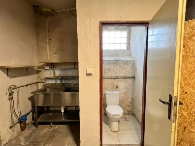 Pronájem skladu, Plzeň - Malesice, Malesická náves, 185 m2