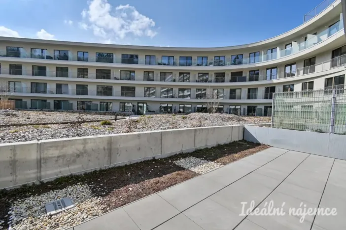 Pronájem bytu 2+kk, Brno, Bystrcká, 57 m2