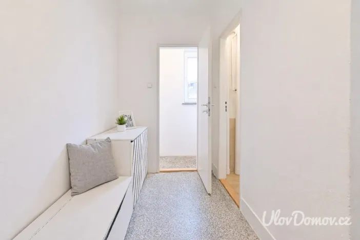 Prodej bytu 2+1, Praha - Dejvice, Šárecká, 56 m2