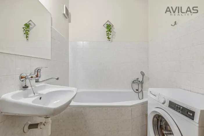 Prodej bytu 3+1, Praha - Lhotka, Mezilesní, 64 m2