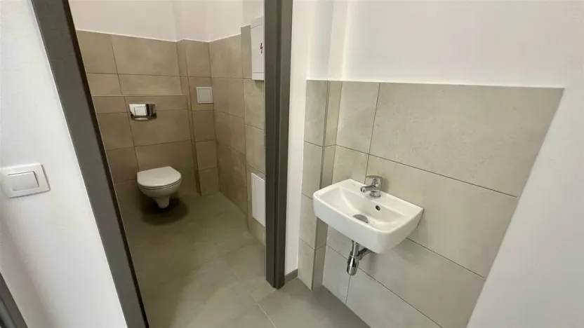 Pronájem obchodního prostoru, Františkovy Lázně, Nádražní, 27 m2