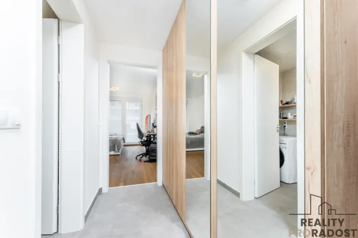 Prodej bytu 1+kk, Praha, Smržových, 30 m2