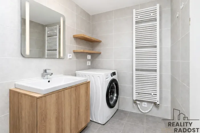 Prodej bytu 1+kk, Praha, Smržových, 30 m2