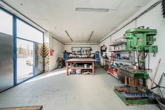 Prodej výrobních prostor, Bílovec, 629 m2