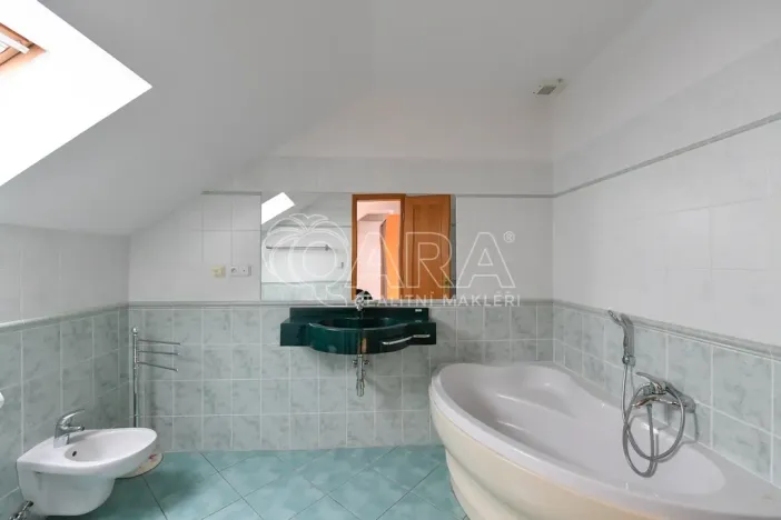 Pronájem bytu 3+1, Praha - Nové Město, Spálená, 127 m2