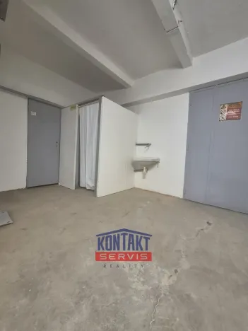 Pronájem skladu, České Budějovice, Rudolfovská tř., 198 m2