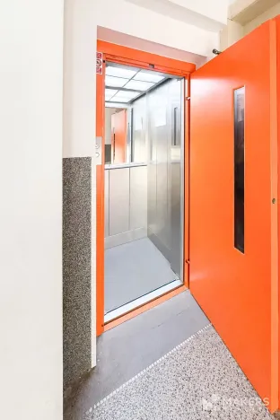 Pronájem bytu 2+kk, Praha - Michle, Nuselská, 56 m2