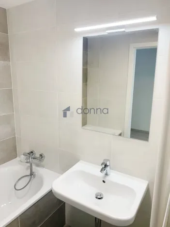 Pronájem bytu 2+kk, Praha, Křižíkova, 63 m2