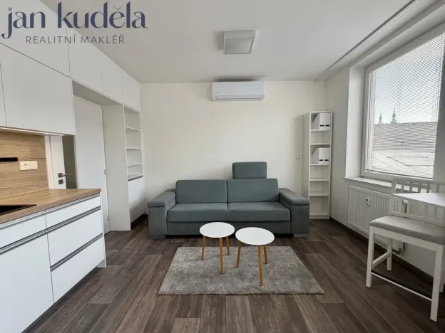 Pronájem bytu 1+kk, Brno, Kobližná, 32 m2