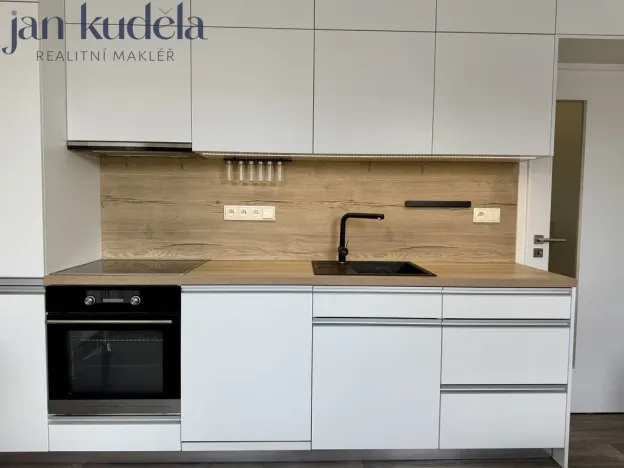 Pronájem bytu 1+kk, Brno, Kobližná, 32 m2