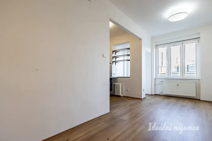 Pronájem bytu 2+1, Praha - Holešovice, Strojnická, 93 m2