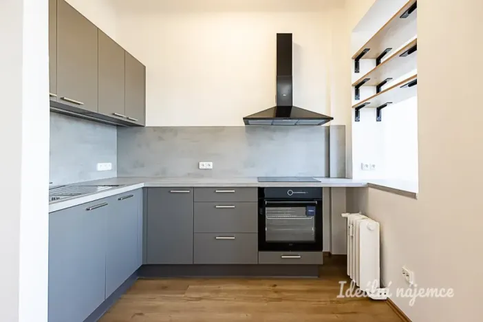 Pronájem bytu 2+1, Praha - Holešovice, Strojnická, 95 m2