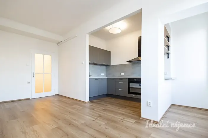 Pronájem bytu 2+1, Praha - Holešovice, Strojnická, 95 m2