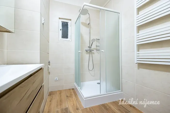 Pronájem bytu 2+1, Praha - Holešovice, Strojnická, 95 m2