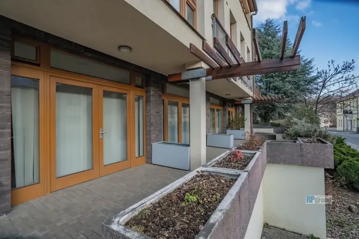 Pronájem obchodního prostoru, Praha - Hlubočepy, Hlubočepská, 104 m2