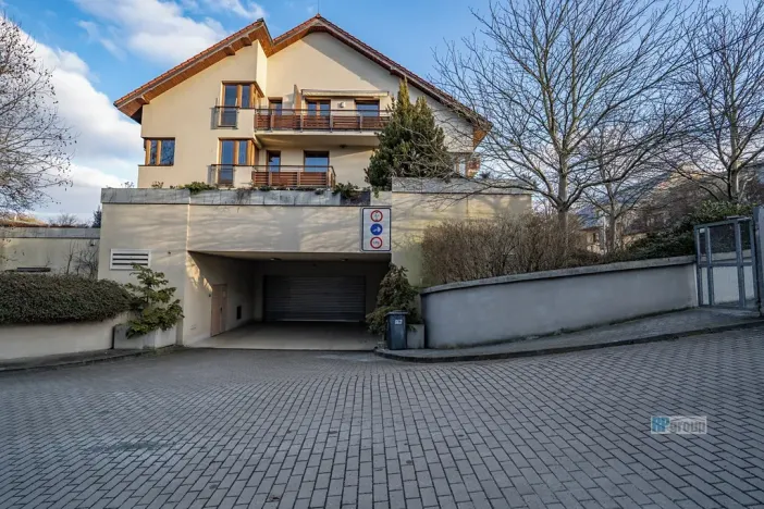 Pronájem obchodního prostoru, Praha - Hlubočepy, Hlubočepská, 104 m2