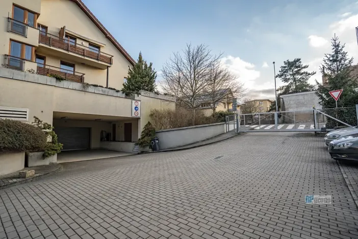 Pronájem obchodního prostoru, Praha - Hlubočepy, Hlubočepská, 104 m2