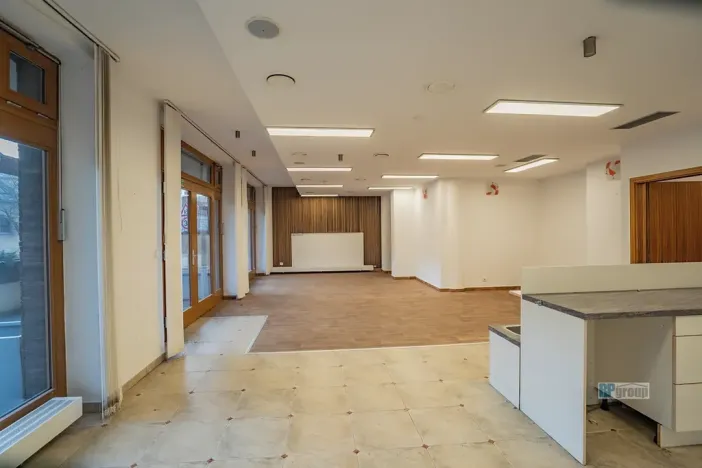 Pronájem obchodního prostoru, Praha - Hlubočepy, Hlubočepská, 104 m2