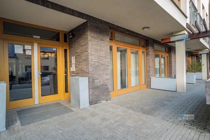 Pronájem obchodního prostoru, Praha - Hlubočepy, Hlubočepská, 104 m2