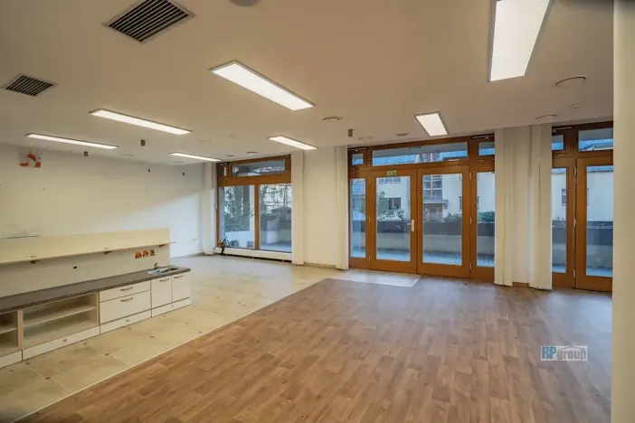 Prodej obchodního prostoru, Praha - Hlubočepy, Hlubočepská, 104 m2