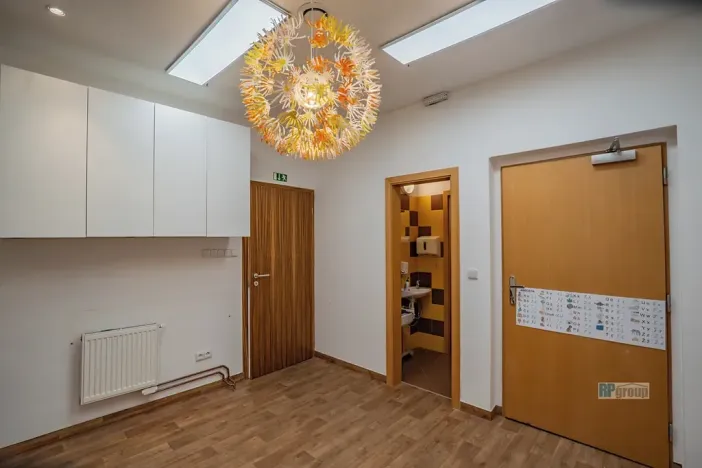 Prodej obchodního prostoru, Praha - Hlubočepy, Hlubočepská, 104 m2