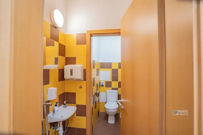 Prodej obchodního prostoru, Praha - Hlubočepy, Hlubočepská, 104 m2