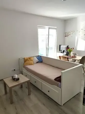 Pronájem bytu 2+kk, Kladno, Generála Selnera, 41 m2