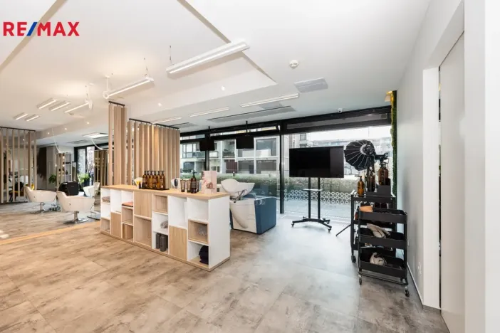 Pronájem obchodního prostoru, Praha - Libeň, Voctářova, 177 m2