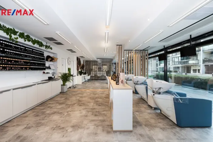 Pronájem obchodního prostoru, Praha - Libeň, Voctářova, 177 m2